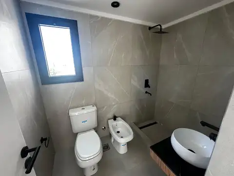 DEPARTAMENTO CON BALCON AL FRENTE - TODO LUZ Y SOL - BEAT HOLLYWOOD -  ENTREGA INMEDIATA