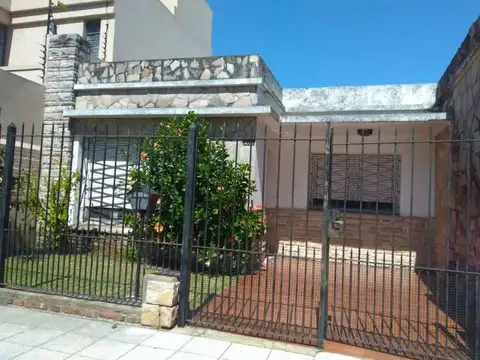 Casa  en Venta ubicado en Quilmes Oeste, Quilmes, G.B.A. Zona Sur