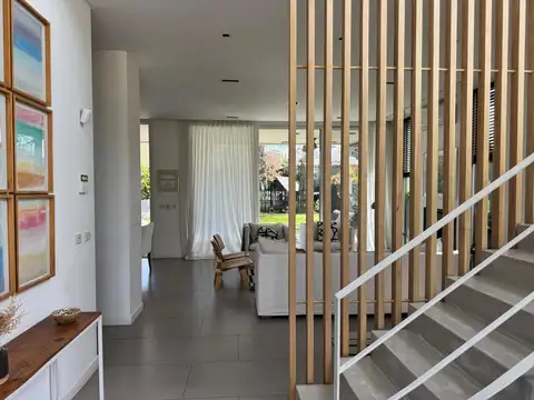 Casa 7 ambientes con 3 baños