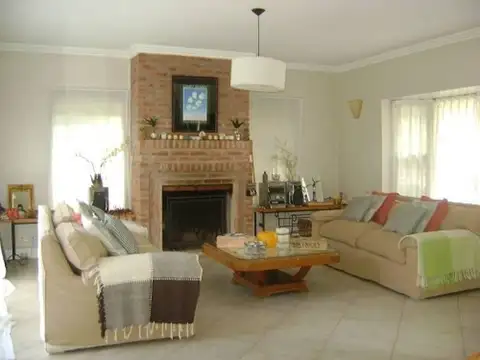 Casa 4 ambientes con 3 baños