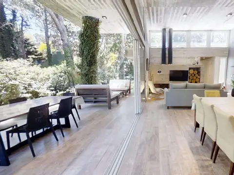 Casa 4 ambientes con 2 baños