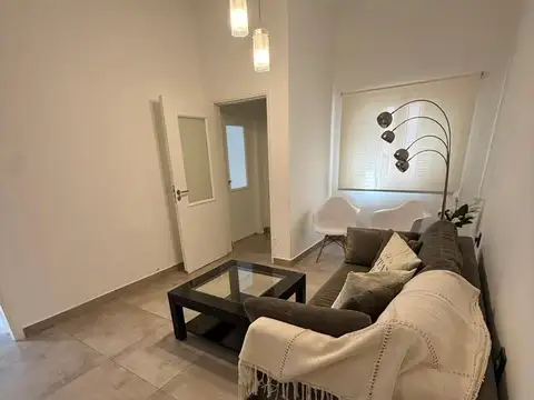 ALQUILER CASA INTERNA IMPECABLE ZONA CENTRO.