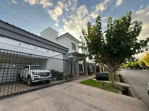 VENTA MODERNA Y AMPLIA CASA 3 DOR, RODEO DEL MEDIO