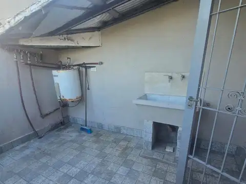 Departamento en Alquiler en Billinghurst, $ 420.000