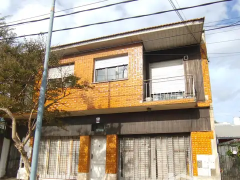 Depto Tipo Casa 2 ambientes con 1 baño