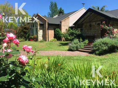 Casa en Venta con 4 cocheras