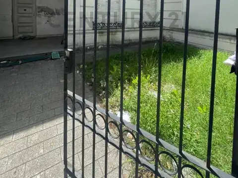 VENTA CASA TERRENO CON POTENCIAL CENTRO WILDE - Zona R2(4) – Ideal Desarrollo