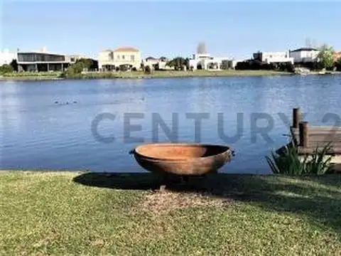 Aristóbulo del Valle 51500, Piso 0