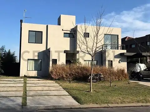 Casa en Alquiler de 3 dormitorios