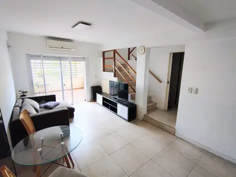 VENTA PH TRIPLEX 3 AMBIENTES, 2 BALCONES Y TERRAZA