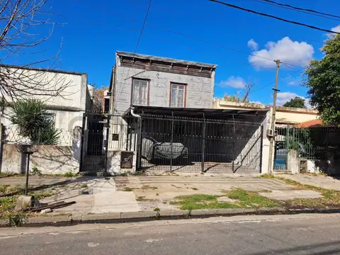 LOTE EN VENTA EN CRUCECITA-AVELLANEDA CON EDIFICACION A RECICLAR