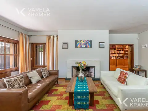 Casa 7 ambientes con 4 baños