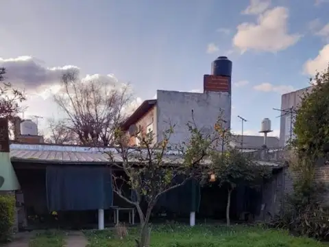 Casa en Venta con 4 cocheras