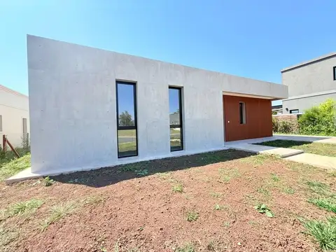 Casa 4 ambientes con 3 baños