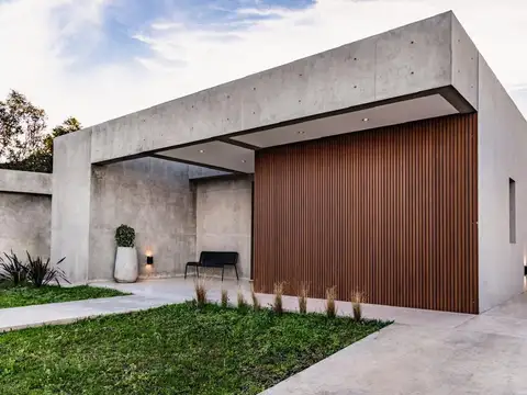 CASA VENTA 4 AMBIENTES PILAR DEL ESTE-FINANCIA