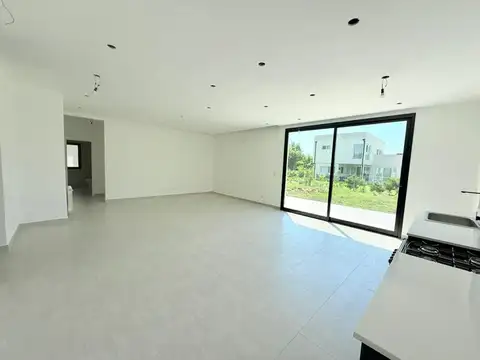 CASA VENTA 4 AMBIENTES PILAR DEL ESTE-FINANCIA