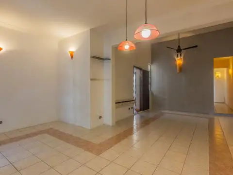 Depto Tipo Casa en Venta en Saavedra, USD 180.000