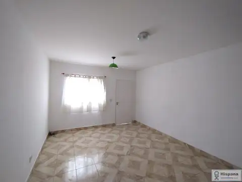 French entre Av. Pdte. Illia y Tchaiscovsky al 2600