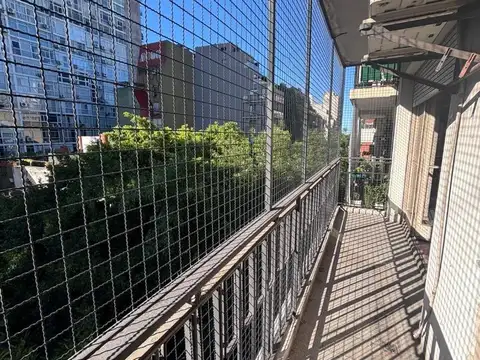 4 AMBIENTES CON BALCON Y DEPENDENCIA