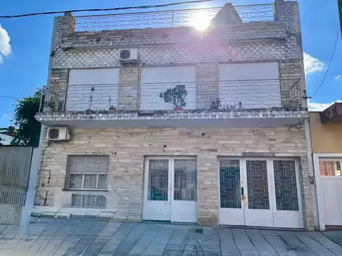 IMPORTANTE PROPIEDAD MULTIFAMILIAR 220 M2 APROX  CUB   EN VENTA   SAN JUSTO CENTRO