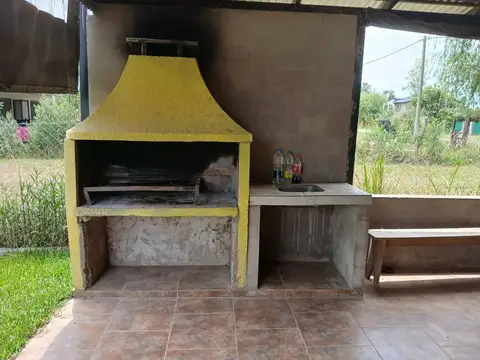 VENTA CASA EN ANDINO 1 DORMI-COCHERA-PILETA