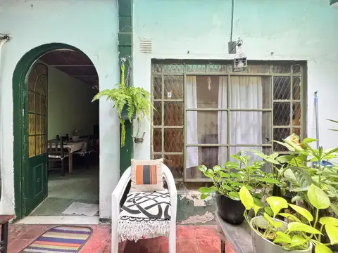 Casa al frente en Echesortu