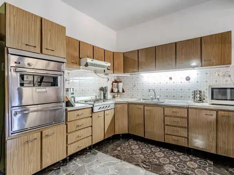 VENTA CASA 5AMB IMPECABLE CON GARAGE EN SAENZ PEÑA