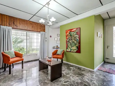 VENTA CASA 5AMB IMPECABLE CON GARAGE EN SAENZ PEÑA