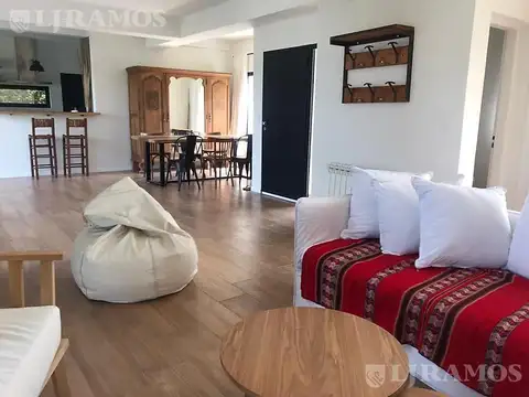 Casa 6 ambientes con 3 baños