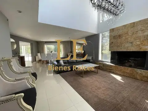 Casa 4 ambientes con 3 baños