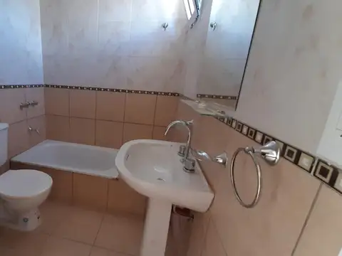 Casa 3 ambientes con 2 baños