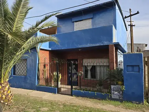 VENTA - CASA 6 AMBIENTES - LONGCHAMPS - APTO CREDITO