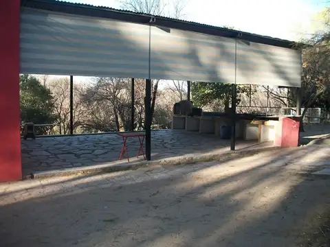 Camping en funcionamiento – La Bolsa – sierras de Cba.