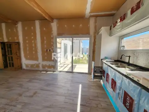 Casa en Venta en Cinco Saltos, USD 138.000