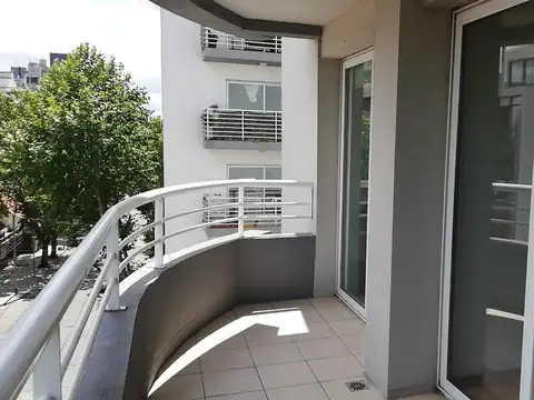  SEMIPISO PARA 6 PERSONAS C/COCHERA, MACROCENTRO