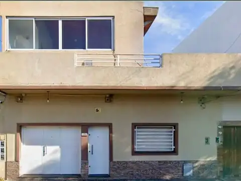 VENTA DE PH AL FRENTE CON COCHERA INDEPENDIENTE