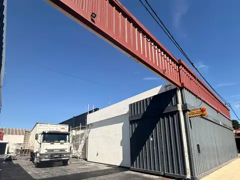 Deposito con oficinas sobre ruta 188, 2408m2