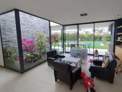 Casa en Alquiler de 3 dormitorios