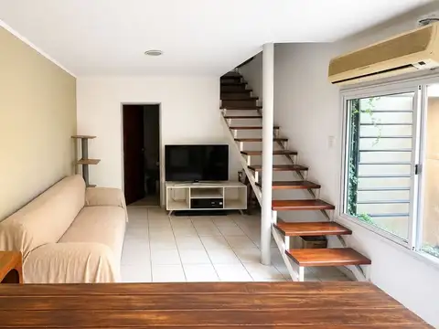 Depto Tipo Casa en Venta de 4 ambientes