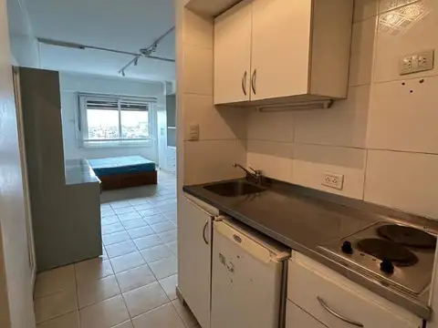 Dpto. amoblado con vigilancia las 24 hs.