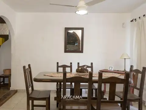 Casa 5 ambientes con 2 baños