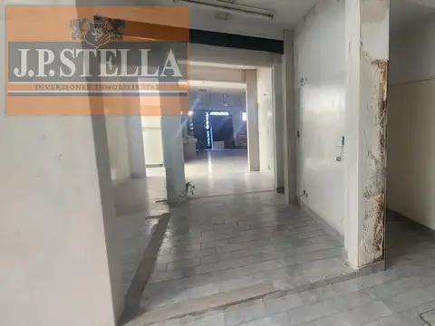Local Comercial con divisiones - 3 baños - Ideal Profesional / Deposito  - Lomas Del Mirador