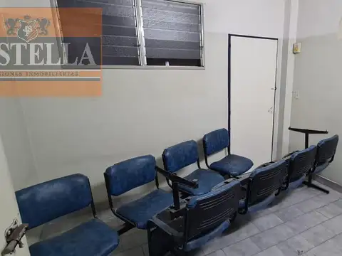 Local en Alquiler en Lomas del Mirador, $ 990.000