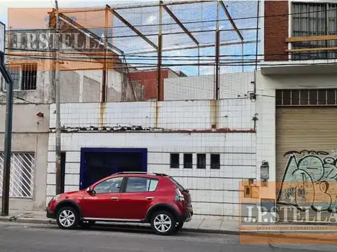 Local Comercial con divisiones - 3 baños - Ideal Profesional / Deposito  - Lomas Del Mirador