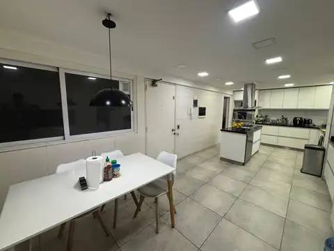 Departamento 5 ambientes con 4 baños