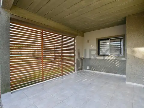 calle 35 entre Montevideo y 175 5200, Piso 0
