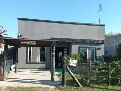 Casa 3 ambientes con 2 baños