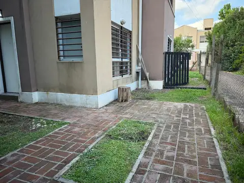 DUPLEX 2 DORM  - PARQUE - COCHERA - 19 E/ 462 y 464 - CITY BELL