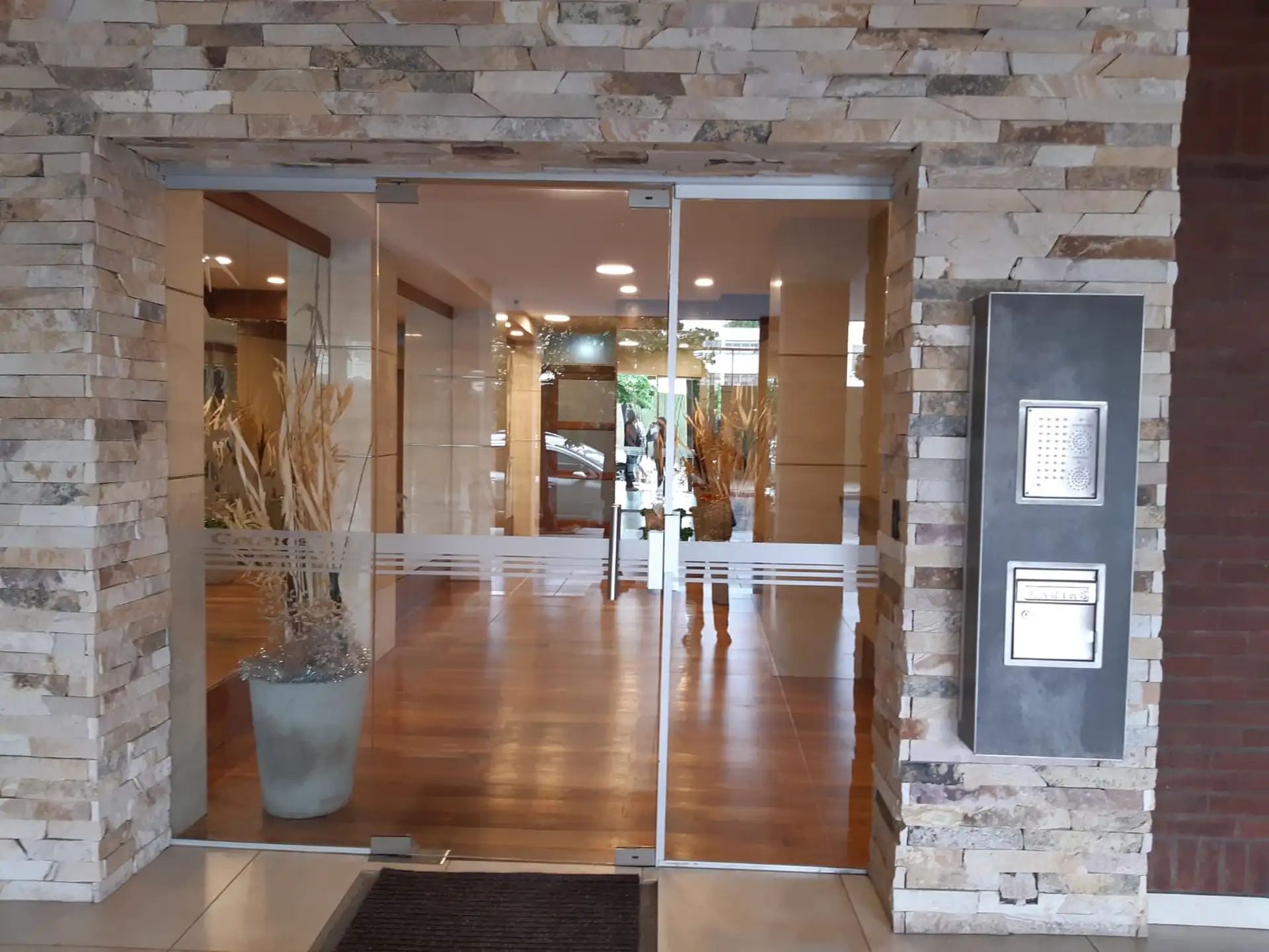 Venta Departamento 3 ambientes a la calle