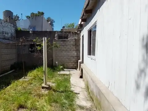 Casa 3 ambientes con 1 baño